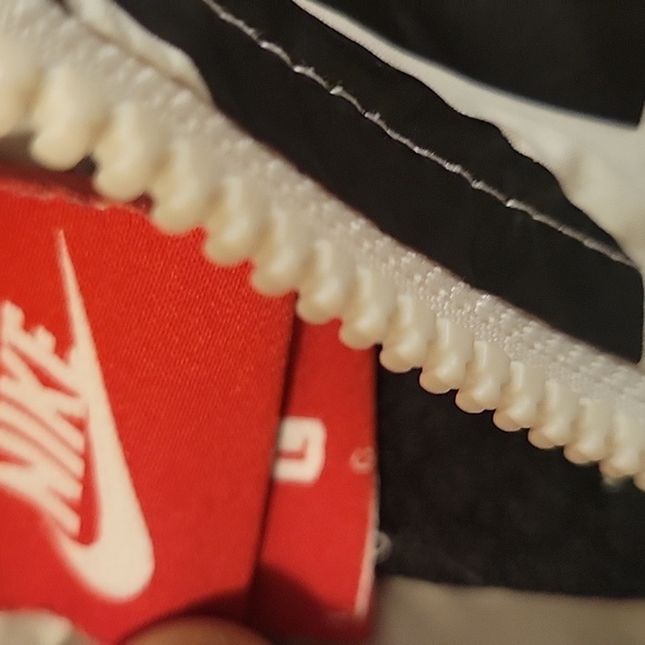 Nike Zip Up Jacket - Picture 2 of 3